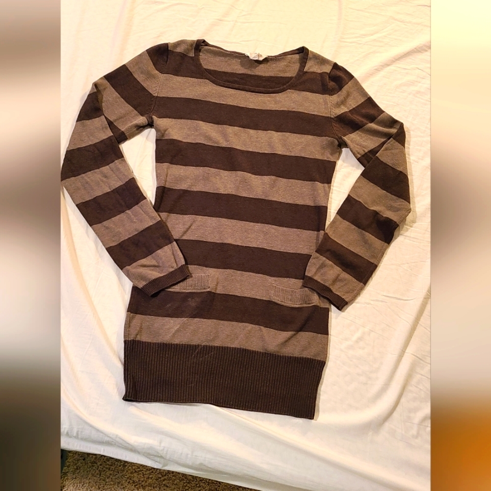 Olive green striped sweater with front pockets
